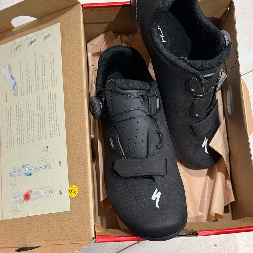 Specialized Black Athletic Shoes Sleek Design- Delta Cleats Included